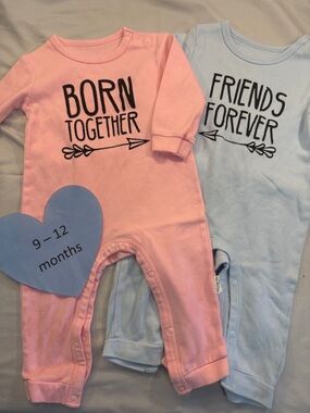 Ysculbutol - Pink and Blue Baby Onesies Set - perfect for twins!